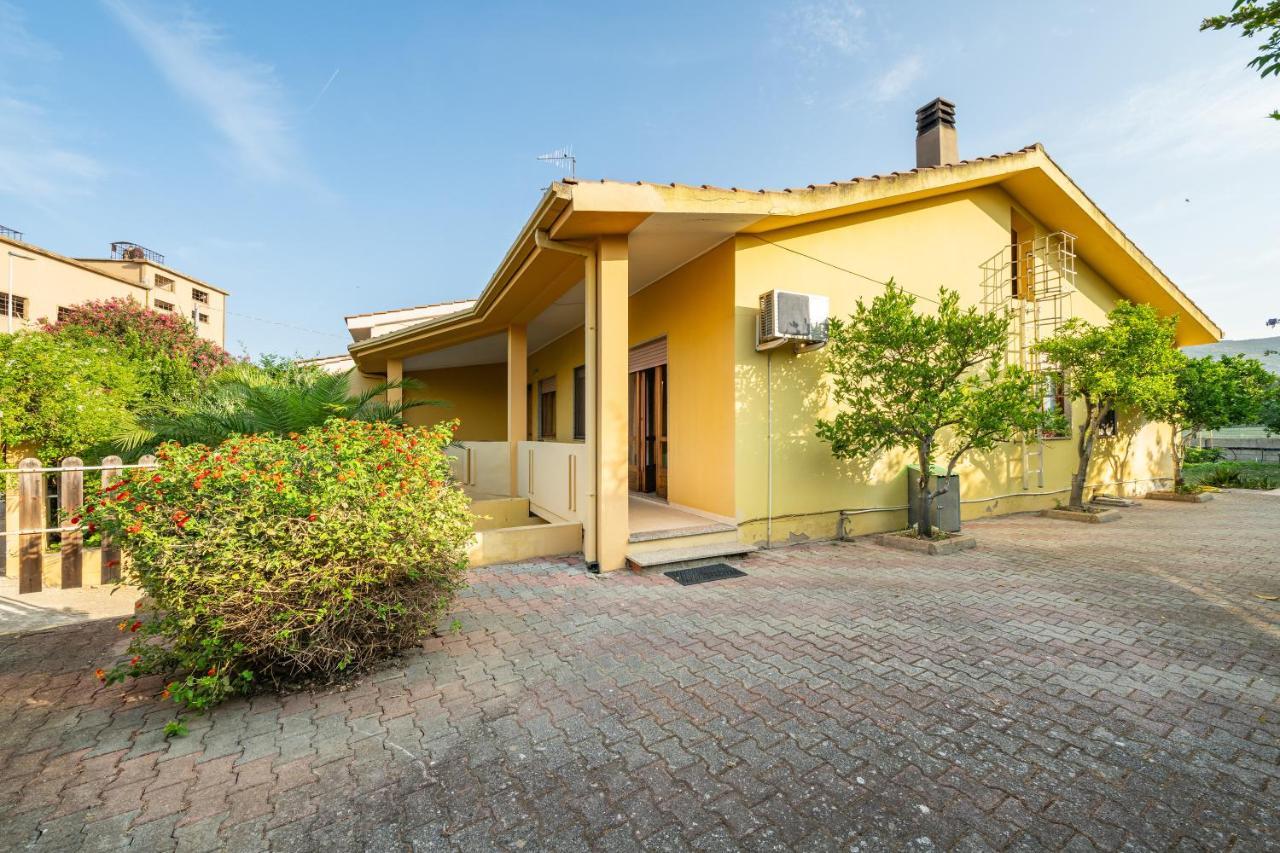 Casa Vacanze San Giovanni San Giovanni Suèrgiu Exterior foto